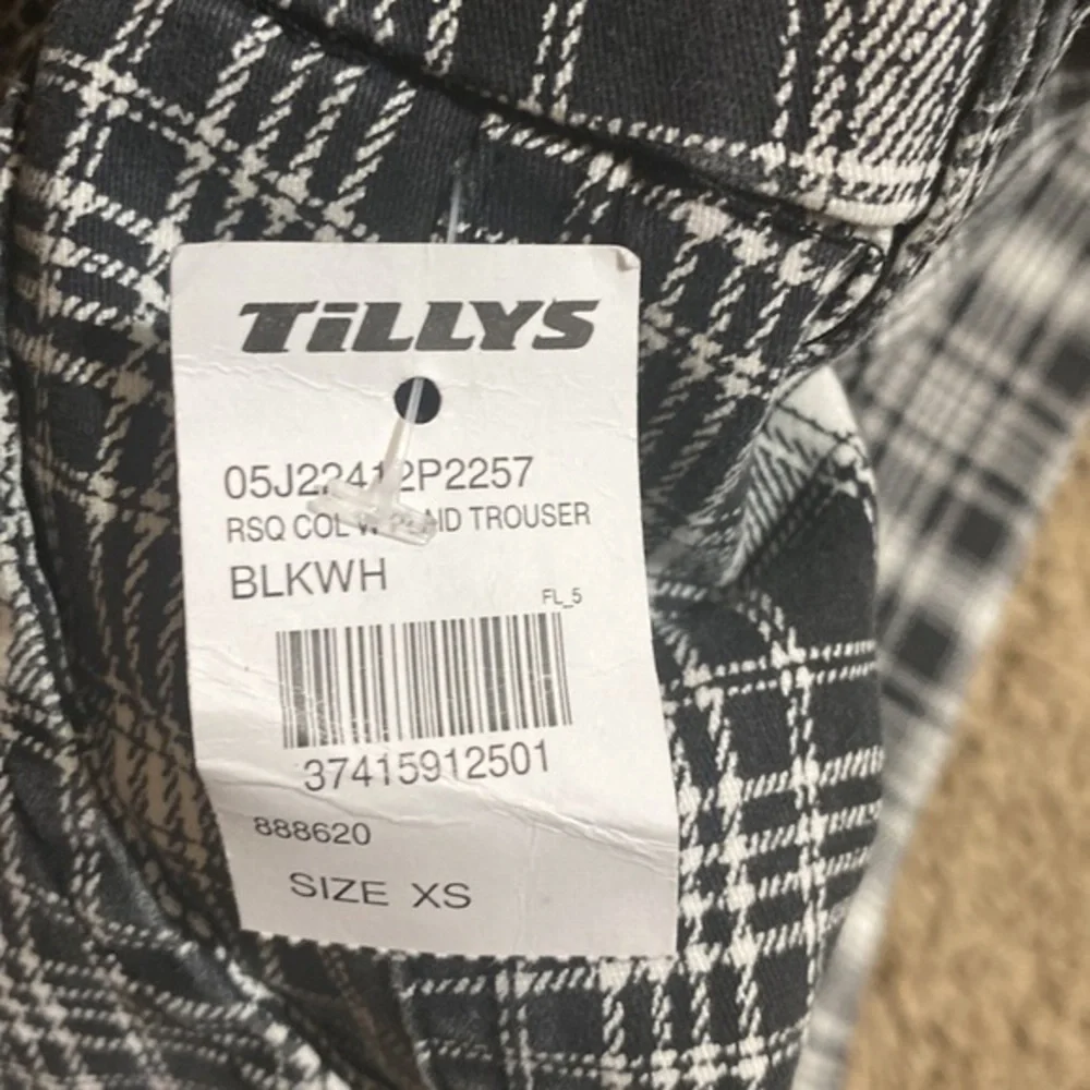 NWT‎ Tilly’s RSQ Plaid Trousers Black/White Size XS